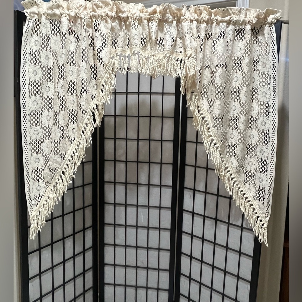 Sears VINTAGE Perma-Prest Ivory Crochet TASSLE WINDOW VALANCE SIZE 36X37 2 SETS